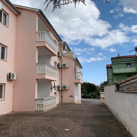 Apartman Dobric Fažana Exterior foto